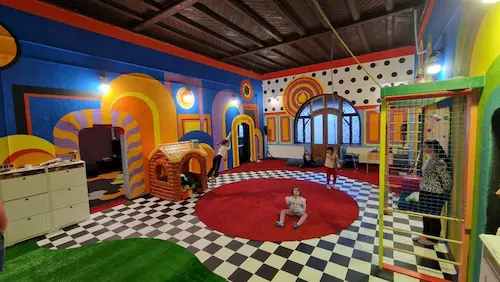 Spațiu interior pentru petreceri private copii la Hera Kids în Târgoviște.